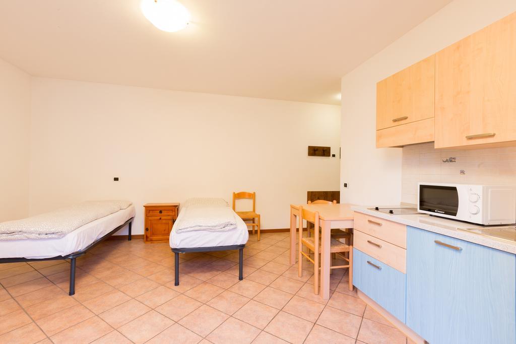 Bait Del Pont Aparthotel Livigno Bagian luar foto