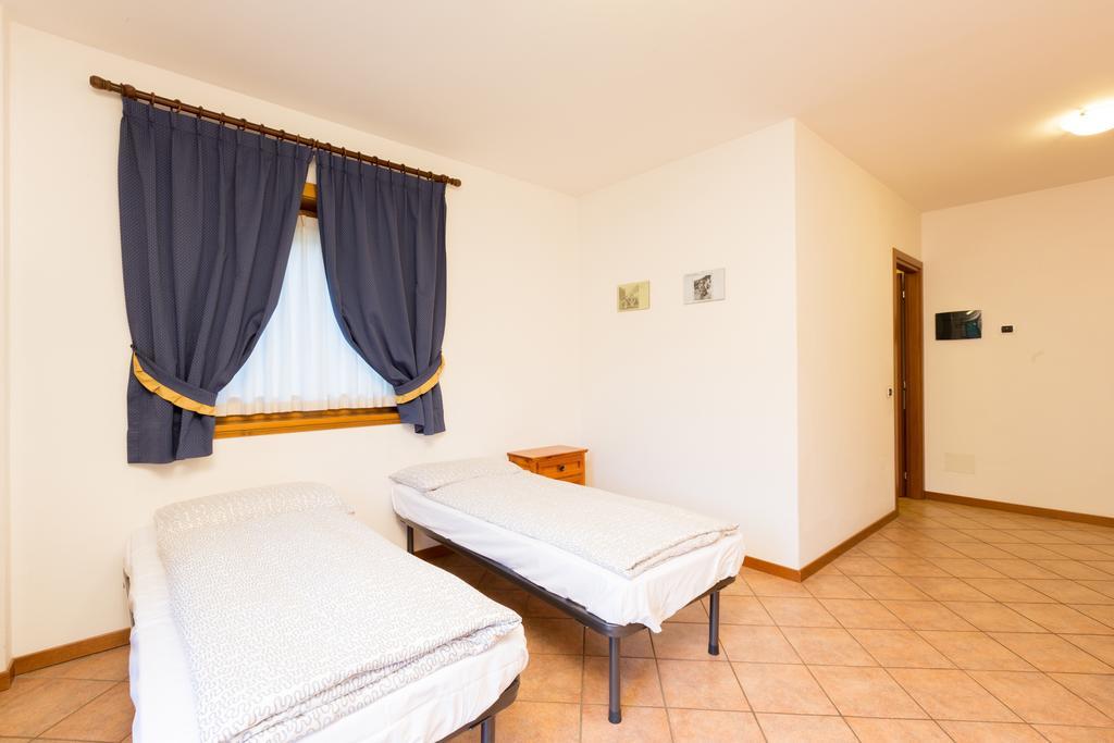 Bait Del Pont Aparthotel Livigno Bagian luar foto