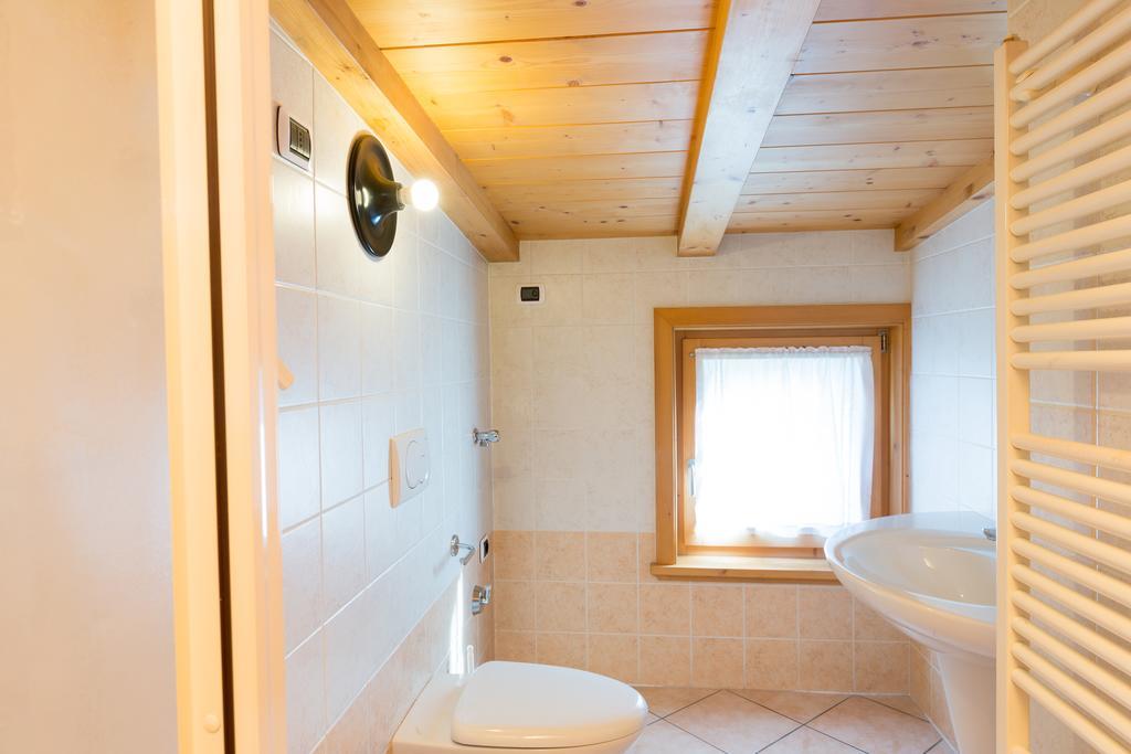 Bait Del Pont Aparthotel Livigno Bagian luar foto