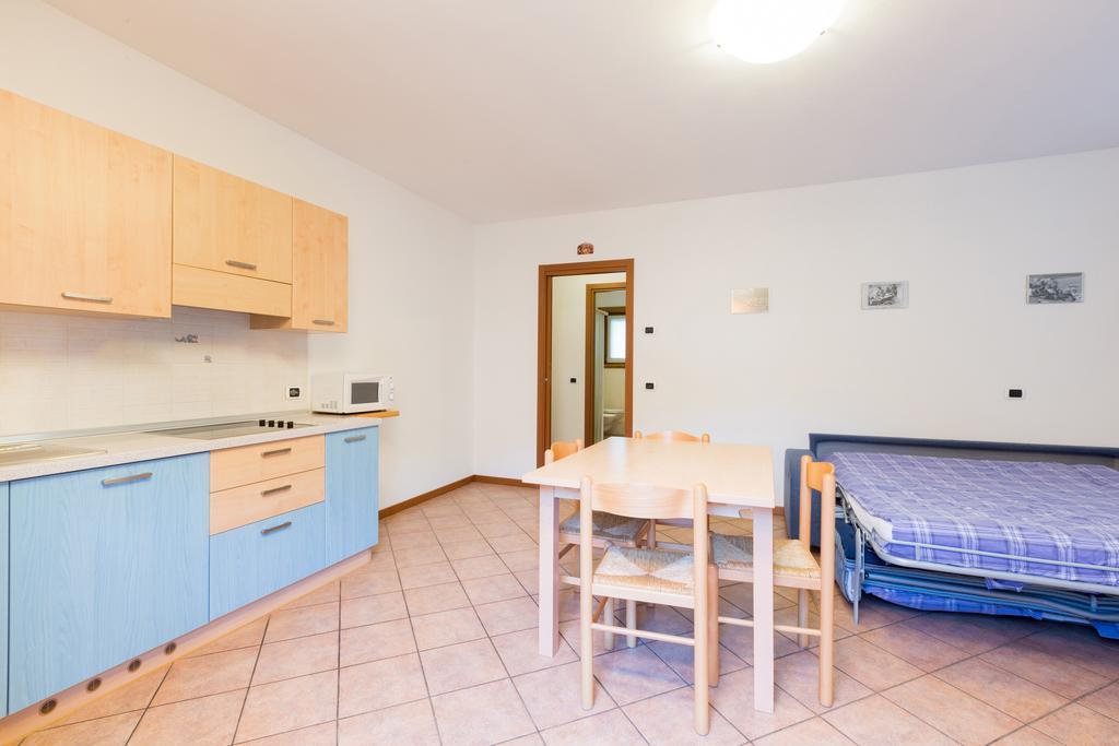 Bait Del Pont Aparthotel Livigno Bagian luar foto