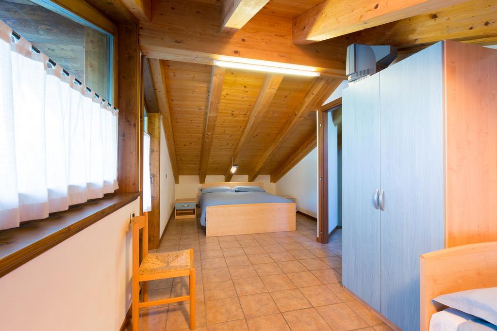 Bait Del Pont Aparthotel Livigno Bagian luar foto
