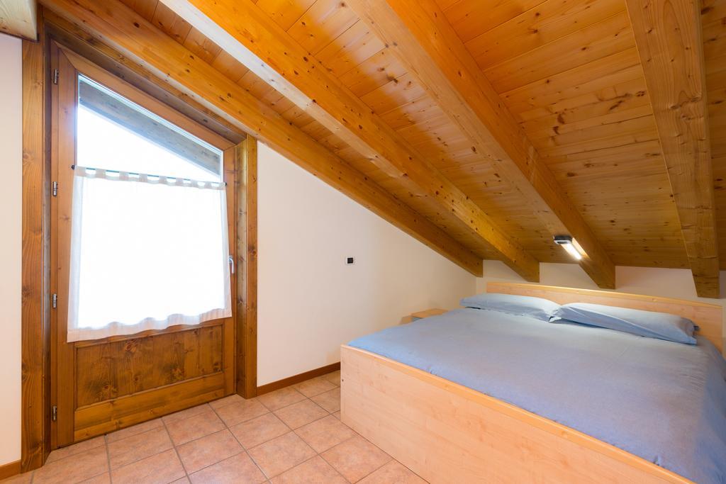 Bait Del Pont Aparthotel Livigno Bagian luar foto