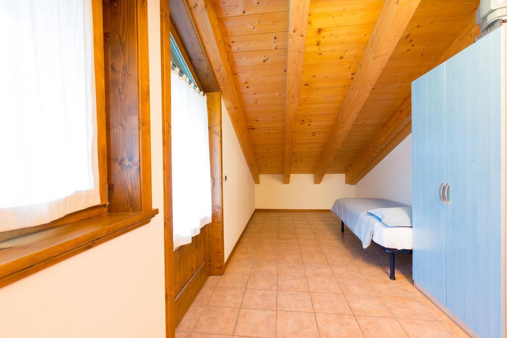 Bait Del Pont Aparthotel Livigno Bagian luar foto