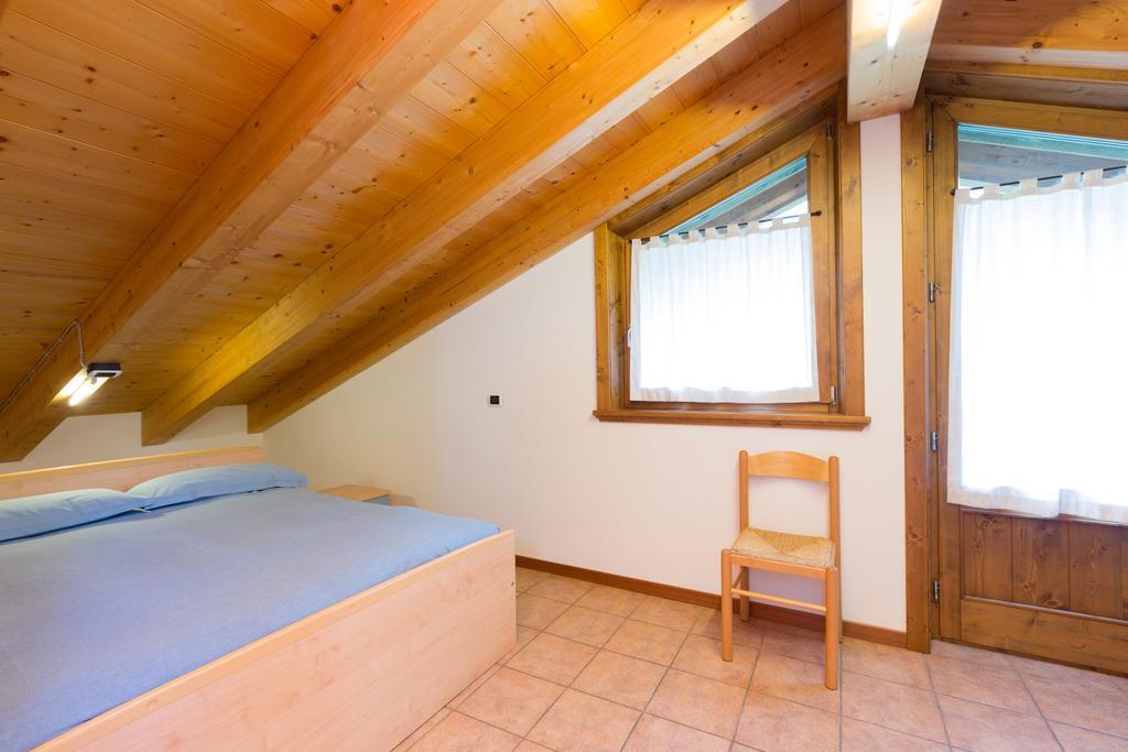 Bait Del Pont Aparthotel Livigno Bagian luar foto