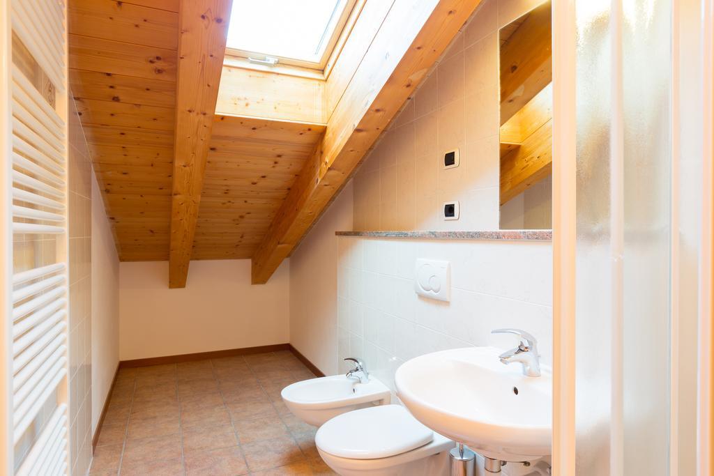 Bait Del Pont Aparthotel Livigno Bagian luar foto