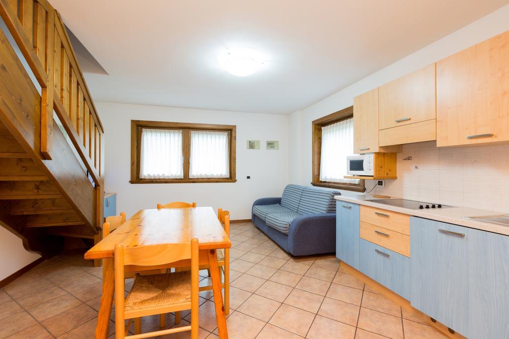 Bait Del Pont Aparthotel Livigno Bagian luar foto