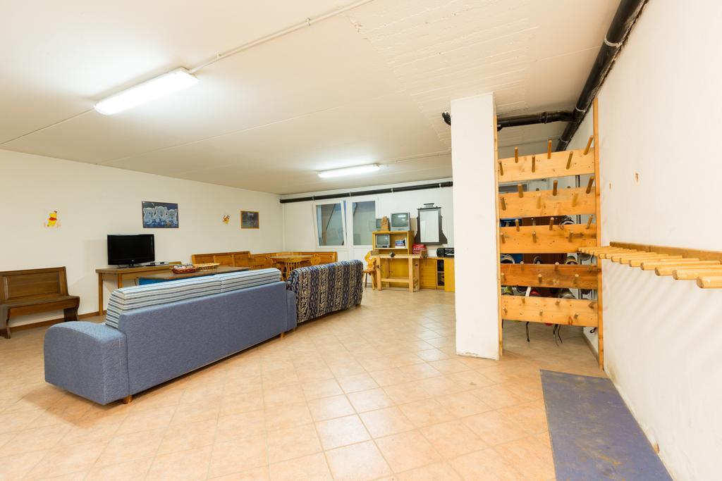 Bait Del Pont Aparthotel Livigno Bagian luar foto